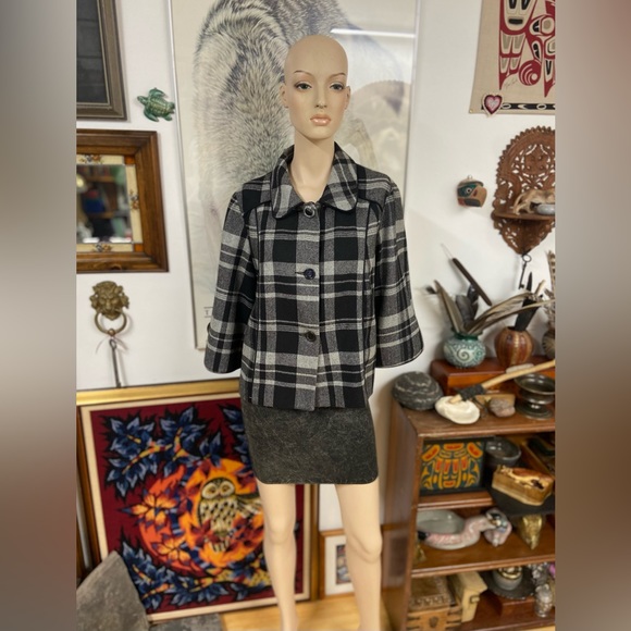 Wide Line Plaid Woolen Cardigan with Cute Big Buttons - Picture 2 of 12